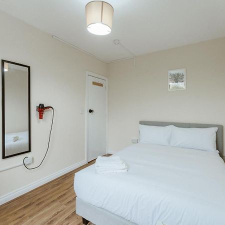 Mile End Rooms 57A Londra Esterno foto
