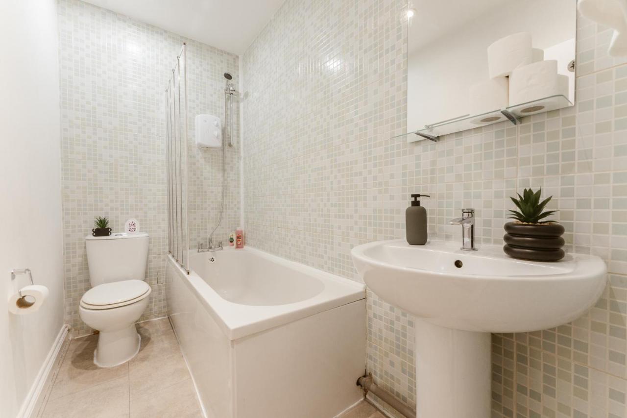 Mile End Rooms 57A Londra Esterno foto