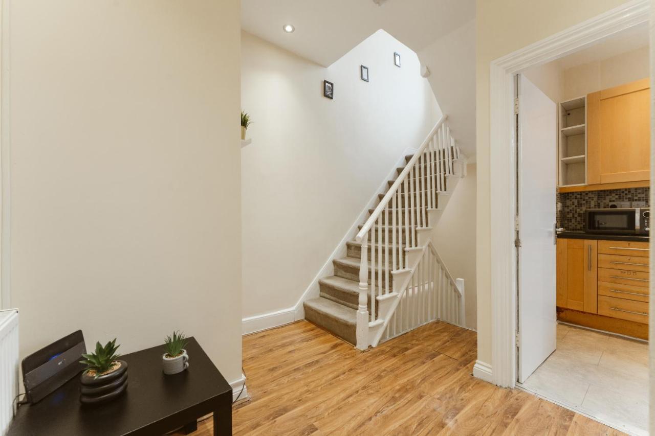 Mile End Rooms 57A Londra Esterno foto