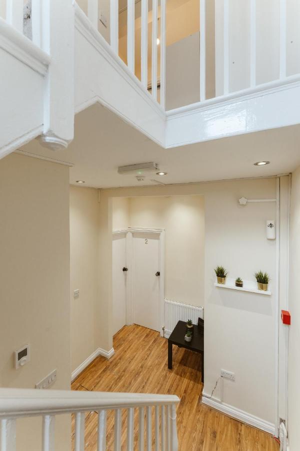 Mile End Rooms 57A Londra Esterno foto