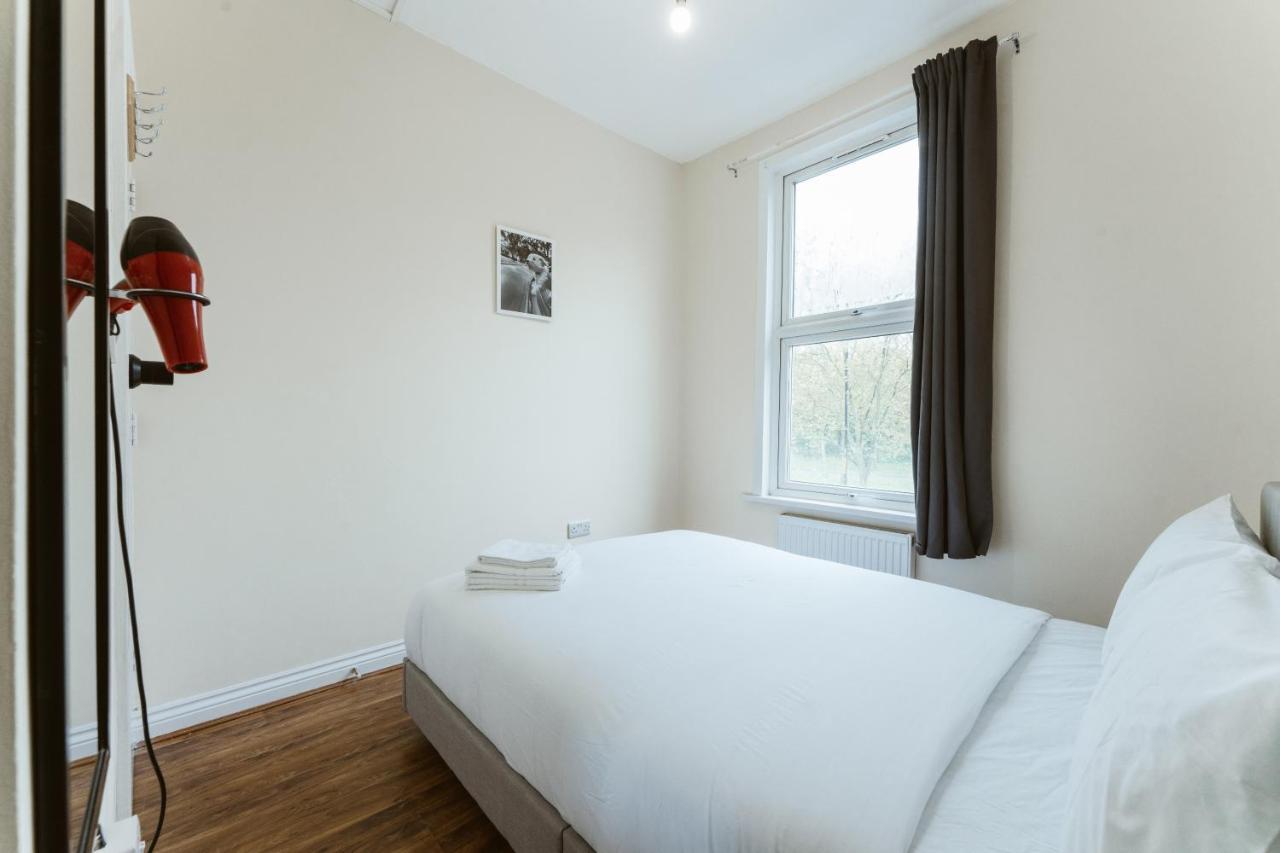 Mile End Rooms 57A Londra Esterno foto